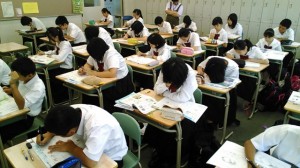 中学：第１回「８時間耐久勉強マラソン」を行いました