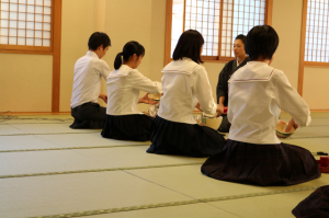 茶道部　学校茶道の合同茶会まであと２回