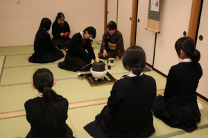 茶道部　今年初めてのお稽古です