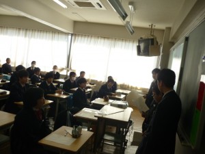 中学1年　学年行事発表会を行いました