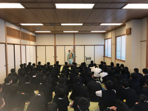 中学２年　古典芸能鑑賞教室を行いました