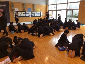 中学1年　学年集会を行いました