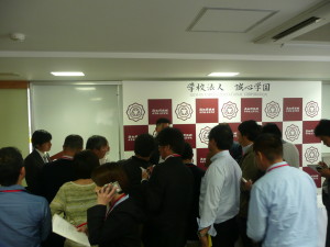 中村紀洋氏　野球部非常勤コーチ就任の記者会見を行いました