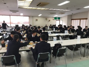 昼食会場にて