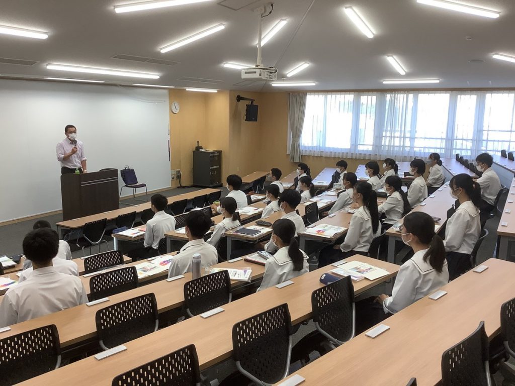 進路課：校内大学説明会を開催しました