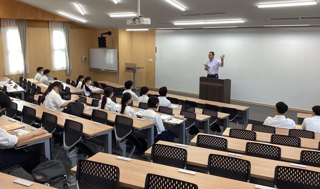 進路課：校内大学説明会（常葉大学）を実施しました