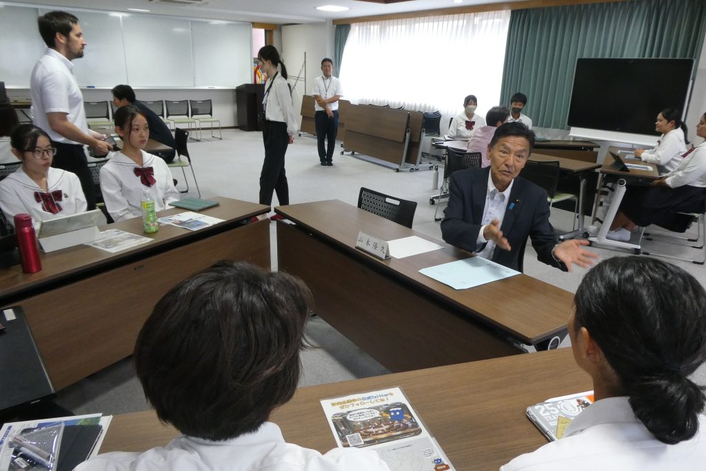 県議会高校出前講座がおこなわれました